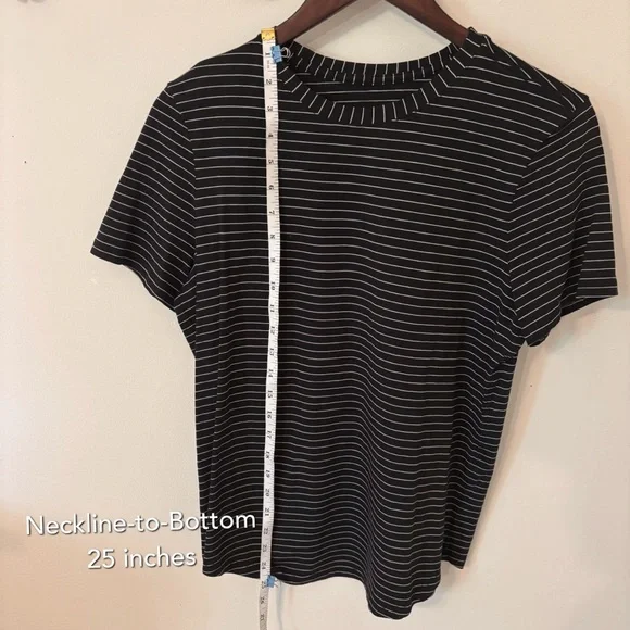 Lululemon - Love Curved-Hem Crewneck T-shirt Black and White Striped - Picture 5 of 8